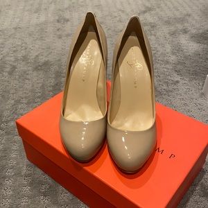 Ivanka Trump nude stilettos